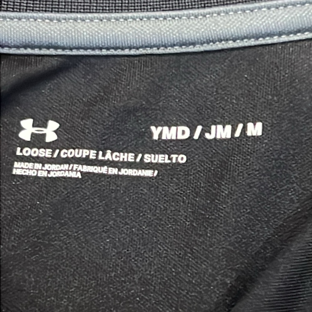 Boy’s Under Armour Black Polo Short Sleeves Sz Youth Medium (10-12) Loose Style - Picture 6 of 12